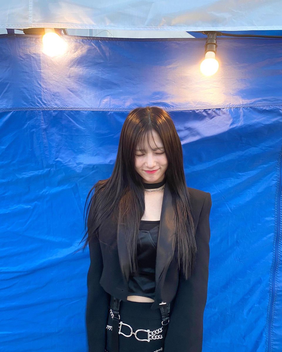 nature_hourly's tweet photo. chaebin from nature.

#NATURE #CHAEBIN #네이처 #채빈 @nature_nchworld https://t.co/RhlUQiZlDf