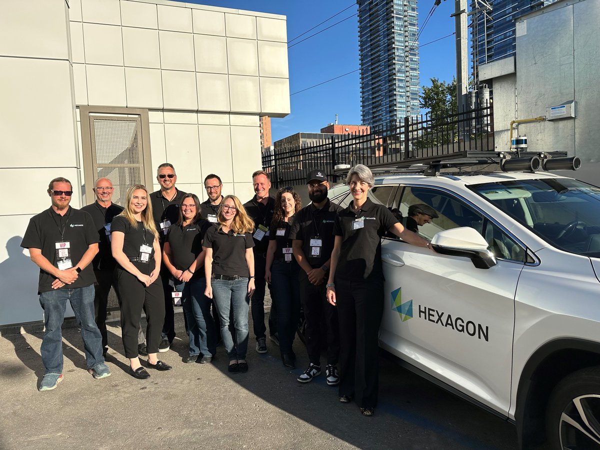 HexagonAP's tweet photo. We're proud to sponsor @Beakerhead's 10th anniversary festival!

We brought our autonomous demo vehicle to #Beakerhead's night VIP party to showcase how anything can be autonomous if you have the right technology &amp; the people to build it.

Join our team >> https://t.co/9aWP0BSJq3 https://t.co/RNFOgB65d1