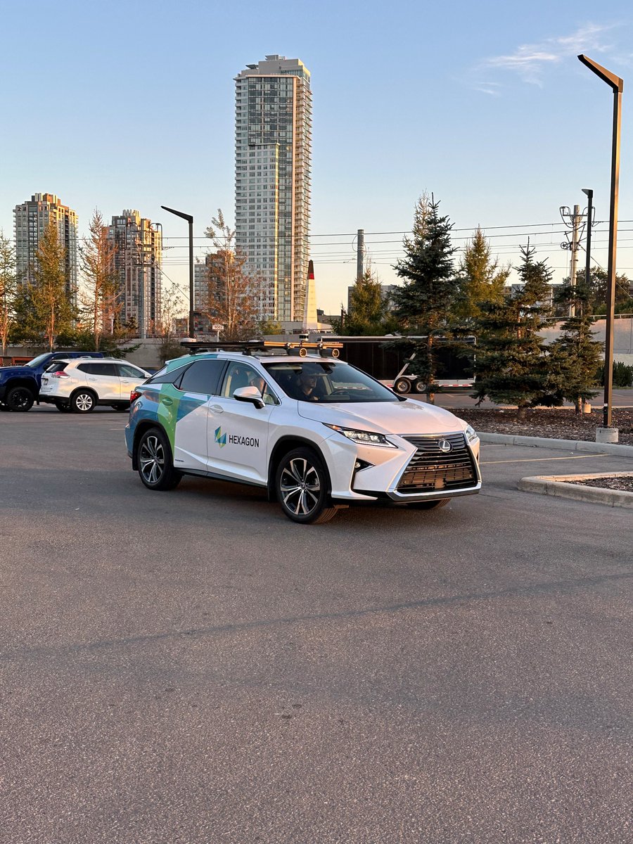 HexagonAP's tweet photo. We're proud to sponsor @Beakerhead's 10th anniversary festival!

We brought our autonomous demo vehicle to #Beakerhead's night VIP party to showcase how anything can be autonomous if you have the right technology &amp; the people to build it.

Join our team >> https://t.co/9aWP0BSJq3 https://t.co/RNFOgB65d1