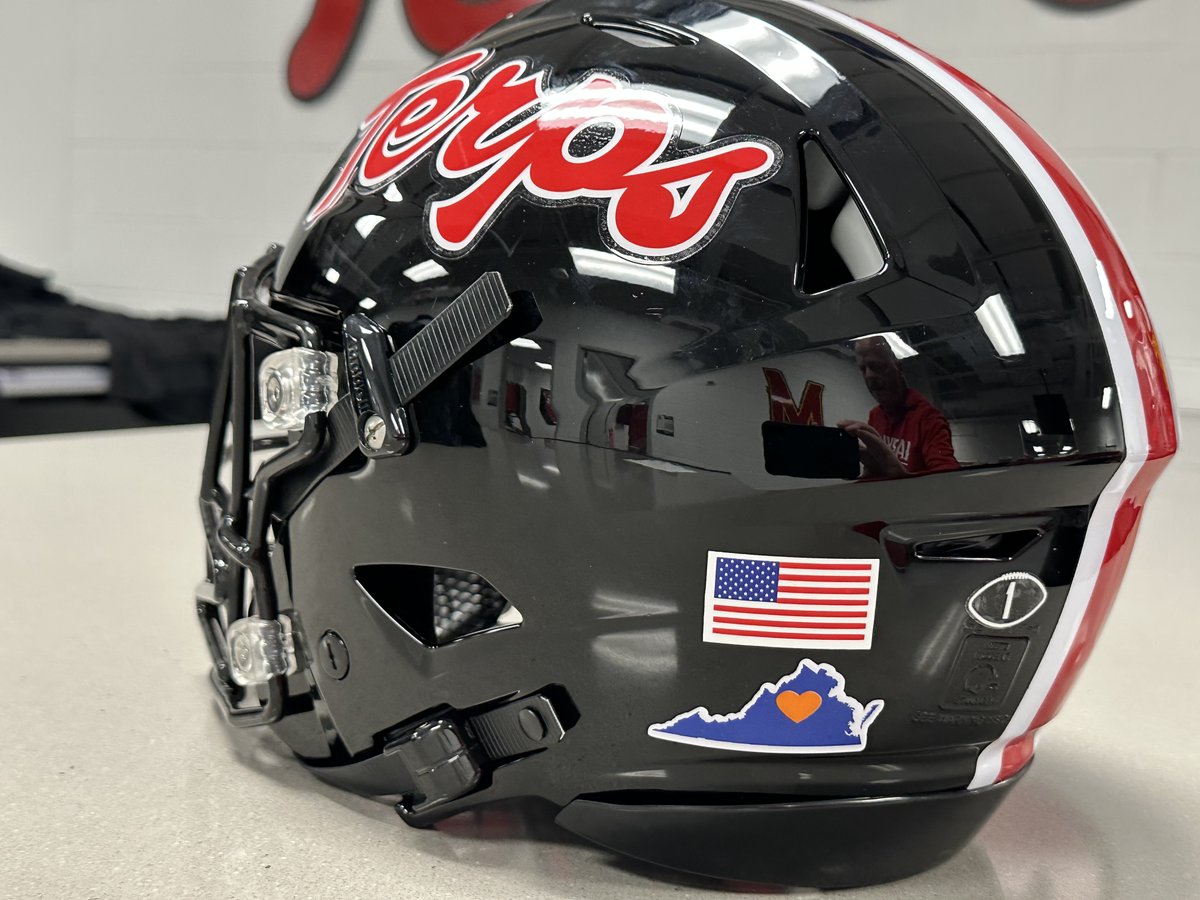 TerpsFootball's tweet photo. Tonight, we will wear this helmet decal in honor of Devin Chandler, D'Sean Perry and Lavel Davis Jr.
We send all our love and support to the @UVAFootball family 🧡💙 https://t.co/5If8ON7OF3