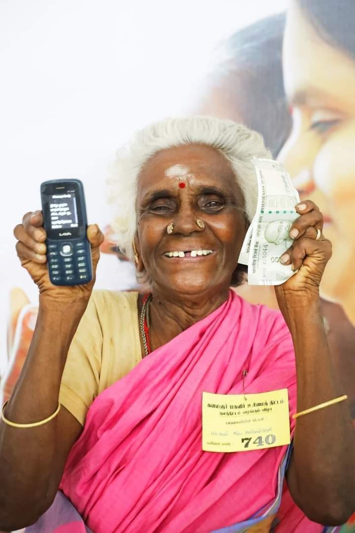 james_dmk's tweet photo. மகளிர் உரிமை தொகை 
கிடைக்க பெற்ற 90% வாழ்துகிறார்கள் கிடைக்காத 10% தூற்றுகிறார்கள் ..

வாழ்த்துபவர்களை வணங்குறோம்
தூற்றுபவர்களை வாழ்த்துகிறோம் 
எம்மான் #கலைஞர் புகழ் ஓங்குக ..@mkstalin https://t.co/GVUEaf5r4Q