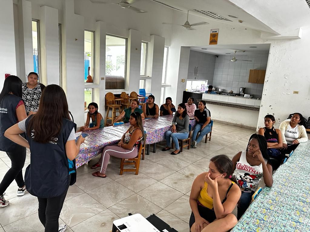 Zona8MDH's tweet photo. Guayaquil 📍En el Centro de Desarrollo Infantil Ceibas, ubicado en #SocioVivienda, jóvenes del programa #VivoJoven realizaron una capacitación del eje 1 del programa #ImpulsoVioleta que busca el empoderamiento femenino de jóvenes de 18 a 29 años.
#NuestroTrabajoContinúa💪 https://t.co/nlB9kwRfGC