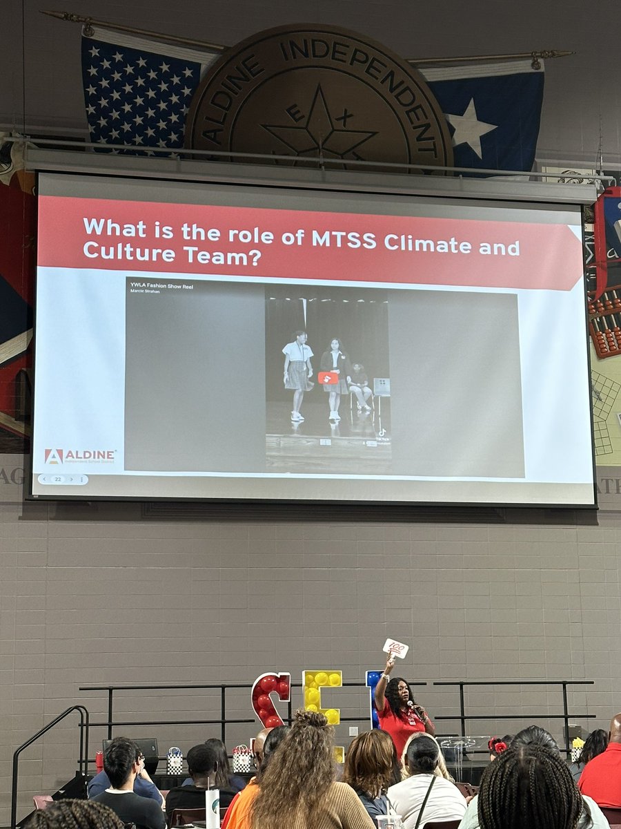 Coach Flores tweet media