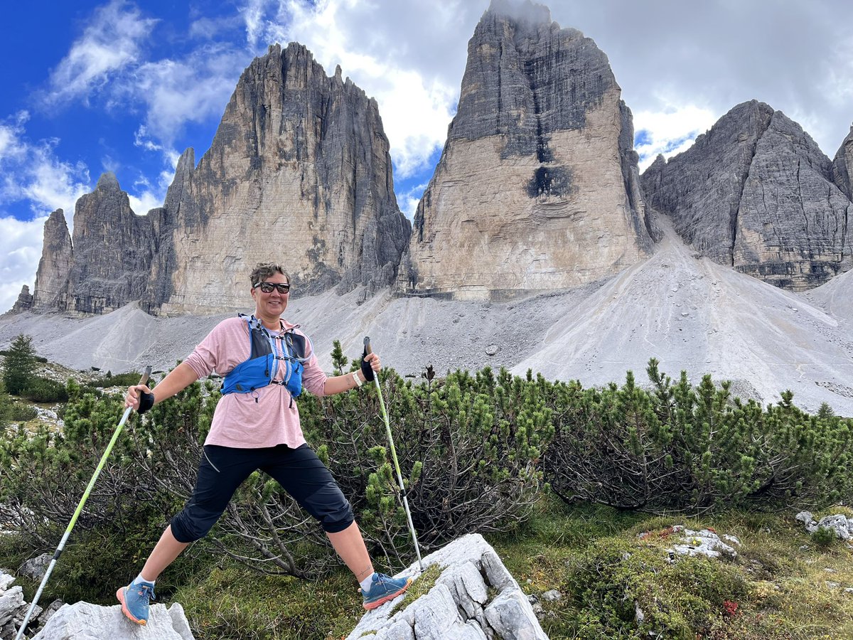 OllikainenNiina's tweet photo. Tutuille terkkuja 🤩 yksi nähtävyys to do listalta viivataan ylitse: Tre Cime di Lavaredo #vuoret #vuoristo #vaellus https://t.co/9S38uuhDVV