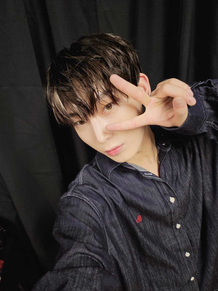 AsiaEnhypen's tweet photo. 2/4
#SUNKO #김선우 #ENHYPEN #엔하이픈 @ENHYPEN_members @ENHYPEN https://t.co/0hbvTXQebS