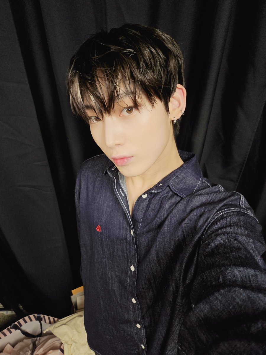 AsiaEnhypen's tweet photo. 2/4
#SUNKO #김선우 #ENHYPEN #엔하이픈 @ENHYPEN_members @ENHYPEN https://t.co/0hbvTXQebS