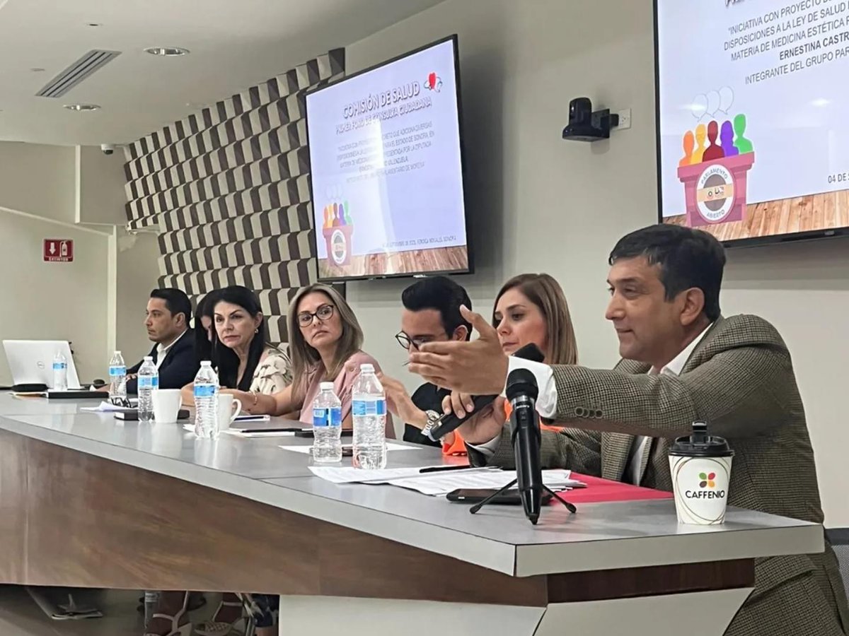 BMA_Sonora's tweet photo. Felicidades a Omar Guillen⁩ por el gran trabajo en Nogales con la Comisión: Asuntos de Gobierno y Gestión Legislativa.  Gracias a los compañeros Liliana Bernal y Raúl Guillén ⁩por representar a BMASONORA en este parlamento abierto  que consulta la reforma a la Ley de Salud. https://t.co/Vsp95ielXp