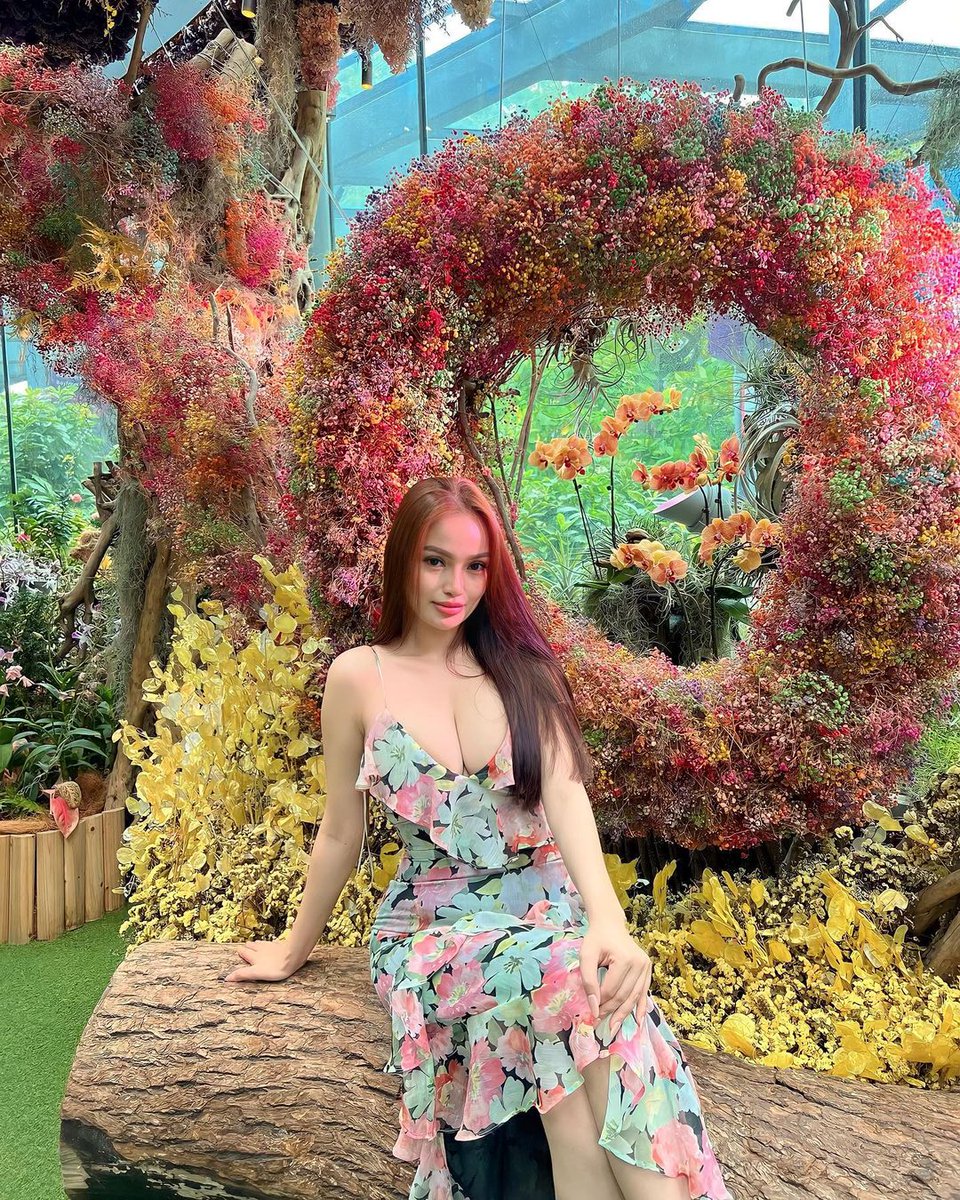 AluaCreators's tweet image. Blossoming like the flowers around her, Yvonne is a true natural beauty 🌸✨

Embrace the enchantment as she joins Alua, ready to bloom in conversations! 📲🌷 

💌Alua: alua.com/yvonne69

#AluaModel #Alua #ContentCreator