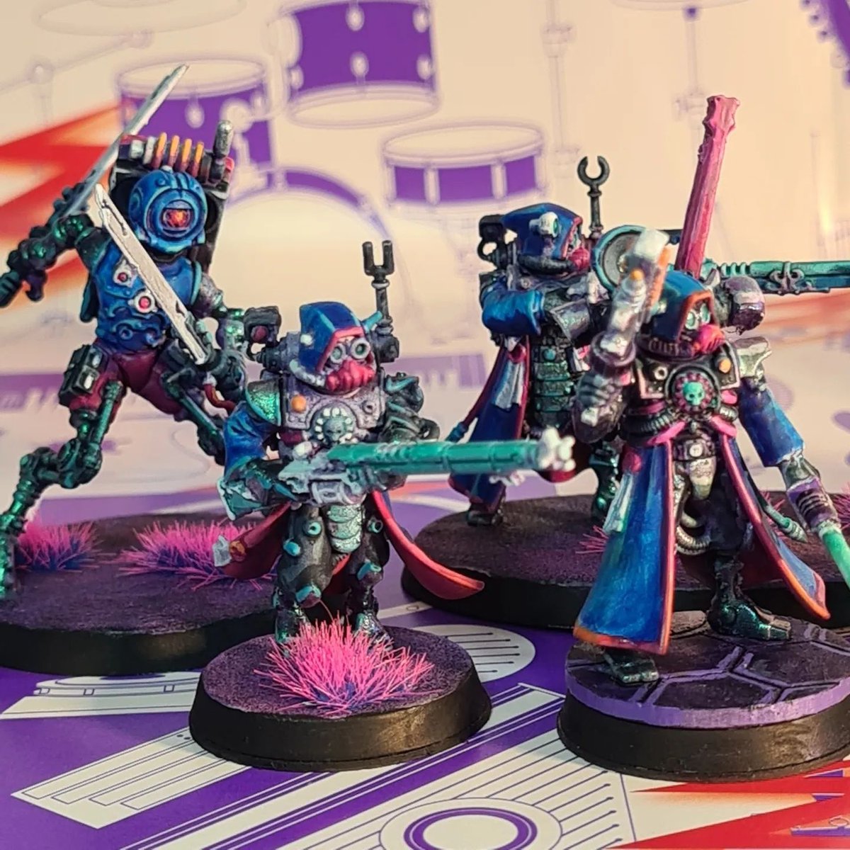 Anvil_Industry's tweet photo. #FanFriday : This week on the hobby table, we came across a project by @theneoncaster on Instagram, a synthwave kill team !
#anvilindustry #anvilindustries #tabletopgaming #miniatures #28mmscale #heroicscale #wargaming #resin #bits #bitz #conversionparts #gamesworkshop https://t.co/mDjavHwepz