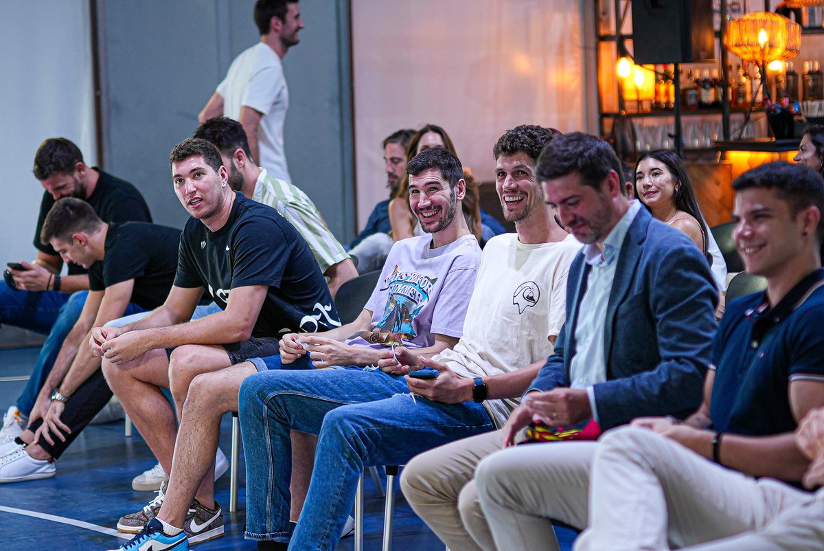 RingFantasyACB's tweet photo. Ring Fantasy ACB Day View!💍🏀

El pasado miércoles empezó la nueva era y se presentó @RingFantasyACB por todo lo alto!😃

Muchas gracias a todos los asistentes al evento y a nuestro presentador @FranFermoso 🤩

Seguimos jugando!💎🏀

#RingFantasyACB #Baloncesto @ACBCOM #RingMode https://t.co/IR2YC8CA6b