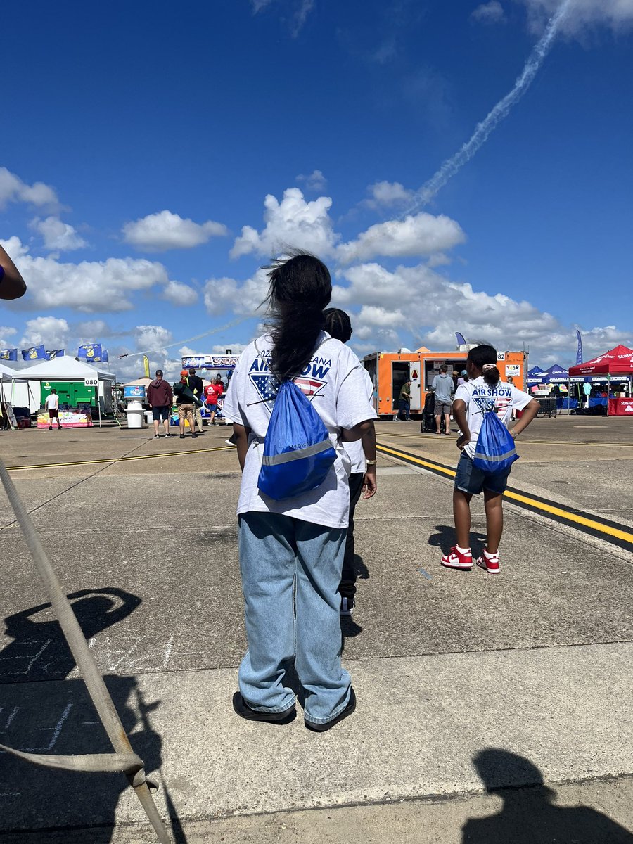 Had so much fun supporting TME students at the NAS Oceana Air Show today! Seeing their excitement for STEM is such a joy. Thank you for inviting me. @TMEChesapeake @sweat_nancy @cpschoolsva @CPSteach_learn @FrancieCooney