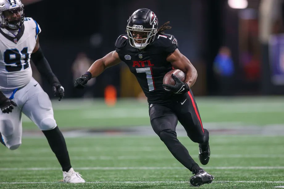 DKNetwork's tweet photo. CONTRARIAN PICKS: @thefantasygrind wants to steer you away from the "play-it-safe" picks...who could you play instead?👀

Check out some of his diamond-in-the-rough picks for Week 2's fantasy football slate:

STACK
Josh Allen ($7,900)—Stefon Diggs ($8,000) 

QB
Justin Fields ($7,600)

RB
Top End: Bijan Robinson ($7,900)
Low End: Rachaad White ($5,500)

WR
Top End: Brandon Aiyuk ($5,800)
Top Value: Nico Collins ($4,700)

TE
Sam LaPorta ($3,900)

Check out the rest of his picks on DK Network!