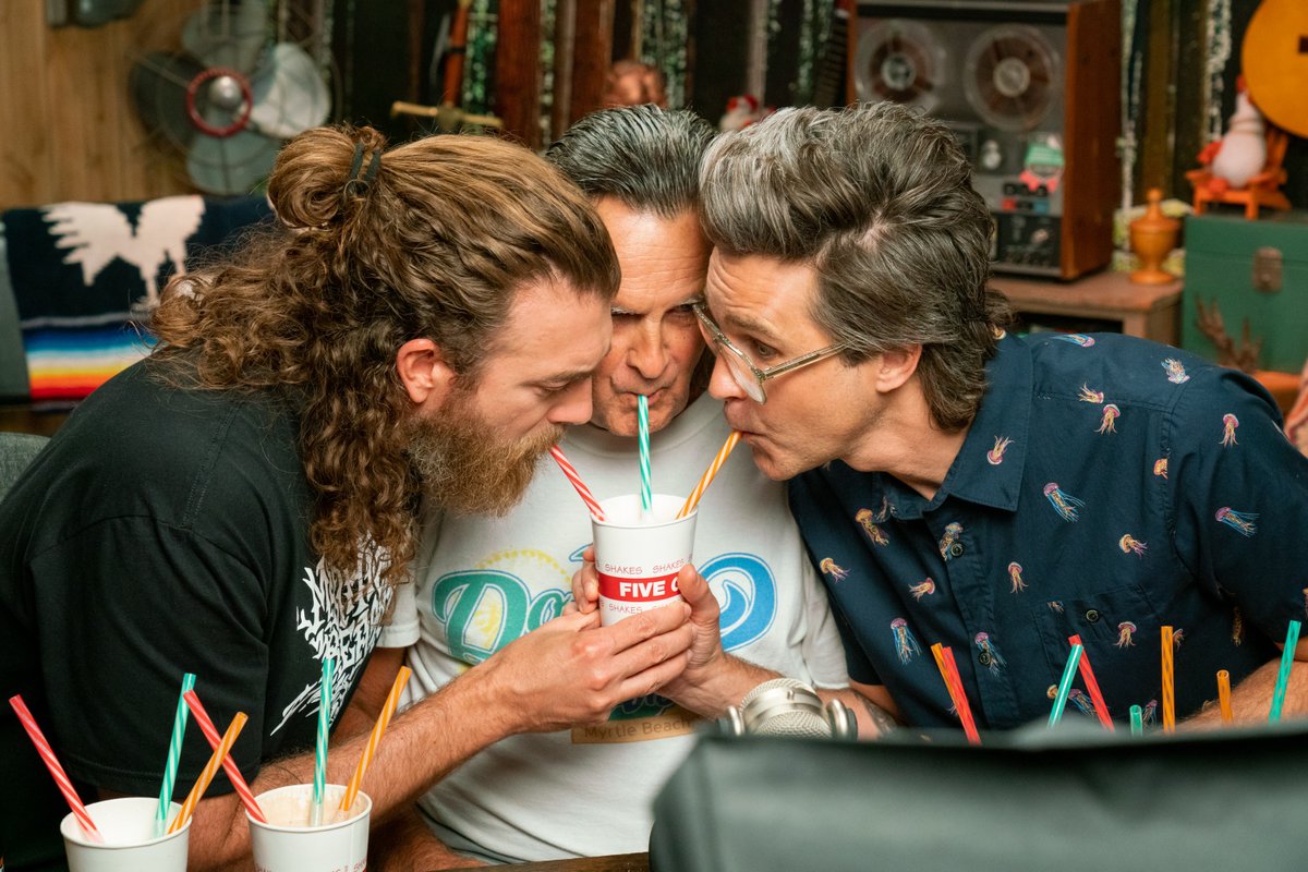 Mythical's tweet photo. Look who decided to join us on GMM today! 🔥 https://t.co/3tXbpTXtpy