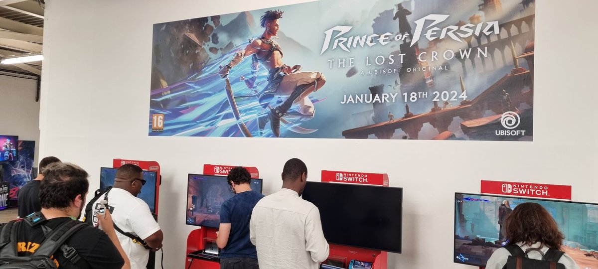 ACUnitedKingdom's tweet photo. The Hidden Ones!!! 

Our admin @DaveWoodwardAC bumped into the amazing @Abzybabzy during #WASD playing the upcoming Prince of Persia @Ubisoft_UK 

#PrinceOfPersia 
#UbisoftUK https://t.co/0yfPeAhe9v