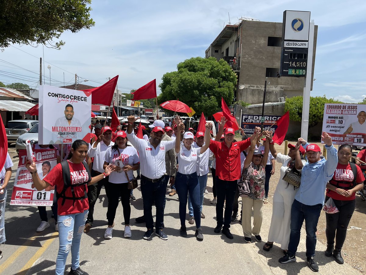 LindaCabarcas1's tweet photo. ¿Qué tal toda esta energía de mi gente en Santa Ana? ¡Espectacular! El recibimiento al dir. del Partido @NvLiberalismo @juanmanuelgalan terminó contagiándonos de todo este entusiasmo. Gracias por apoyar mi candidatura a la Asamblea del Magdalena; y a Milton Aguilar a la Alcaldía. https://t.co/8HMuWn9UXk