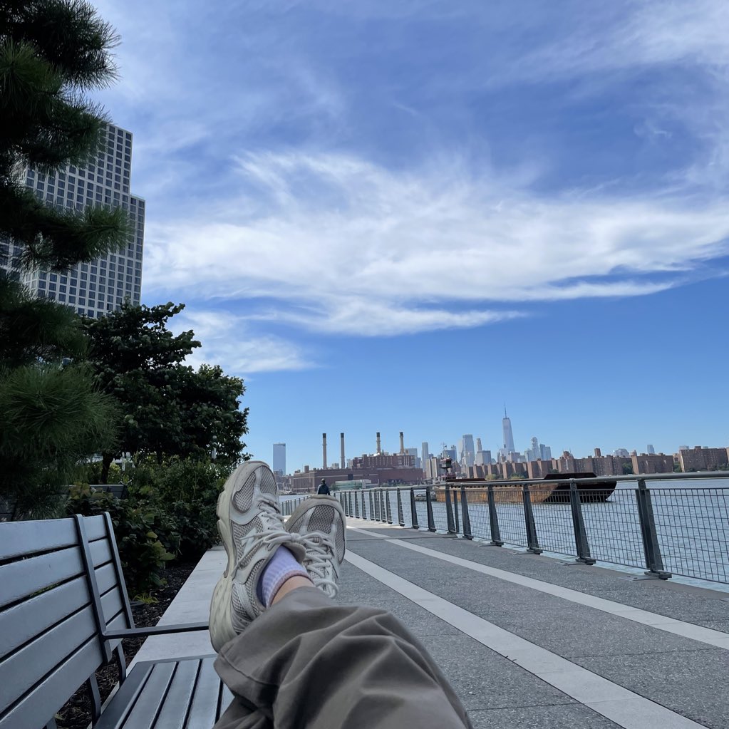 teohmato's tweet photo. this weather… depression cured. https://t.co/HpPHFm0obV