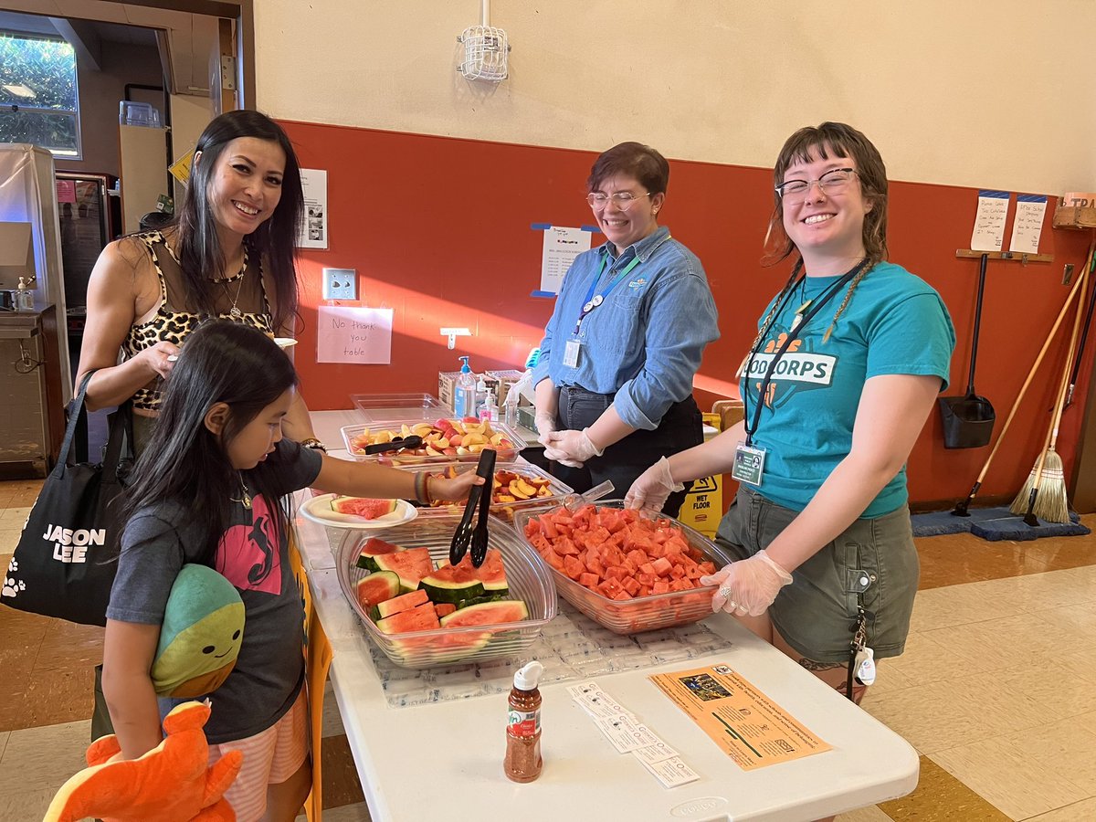 Si much fun to officially launch the year with our families at Back to School Night! <a href="/LeopardsLee/">Jason Lee Leopards</a> Team was ready! <a href="/PPSConnect/">Portland Public Schools</a>