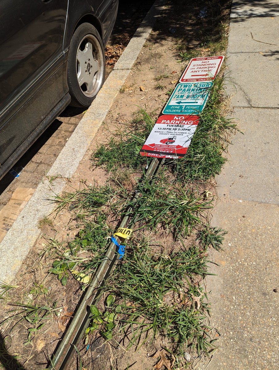 megjoyo's tweet photo. @311DCgov street sign down in front of 648 Keefer Pl NW. Can we get a repair? https://t.co/UDDBu13uDY