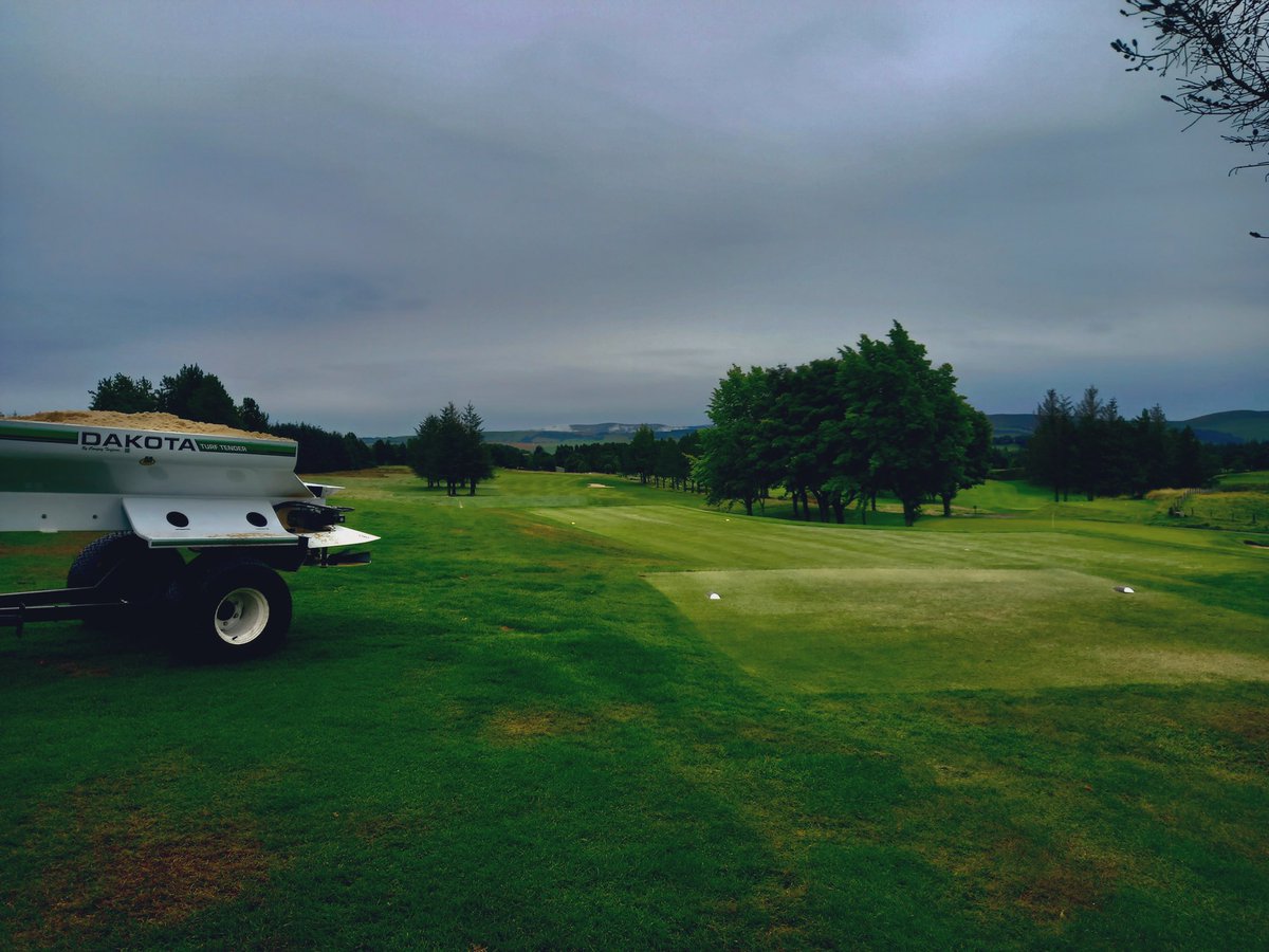 stufergusonmg's tweet photo. Dakota Dressing Up Tee Complexes…Rain to follow…#MoorChat #Gowfx3 https://t.co/5rqUxaRI6h