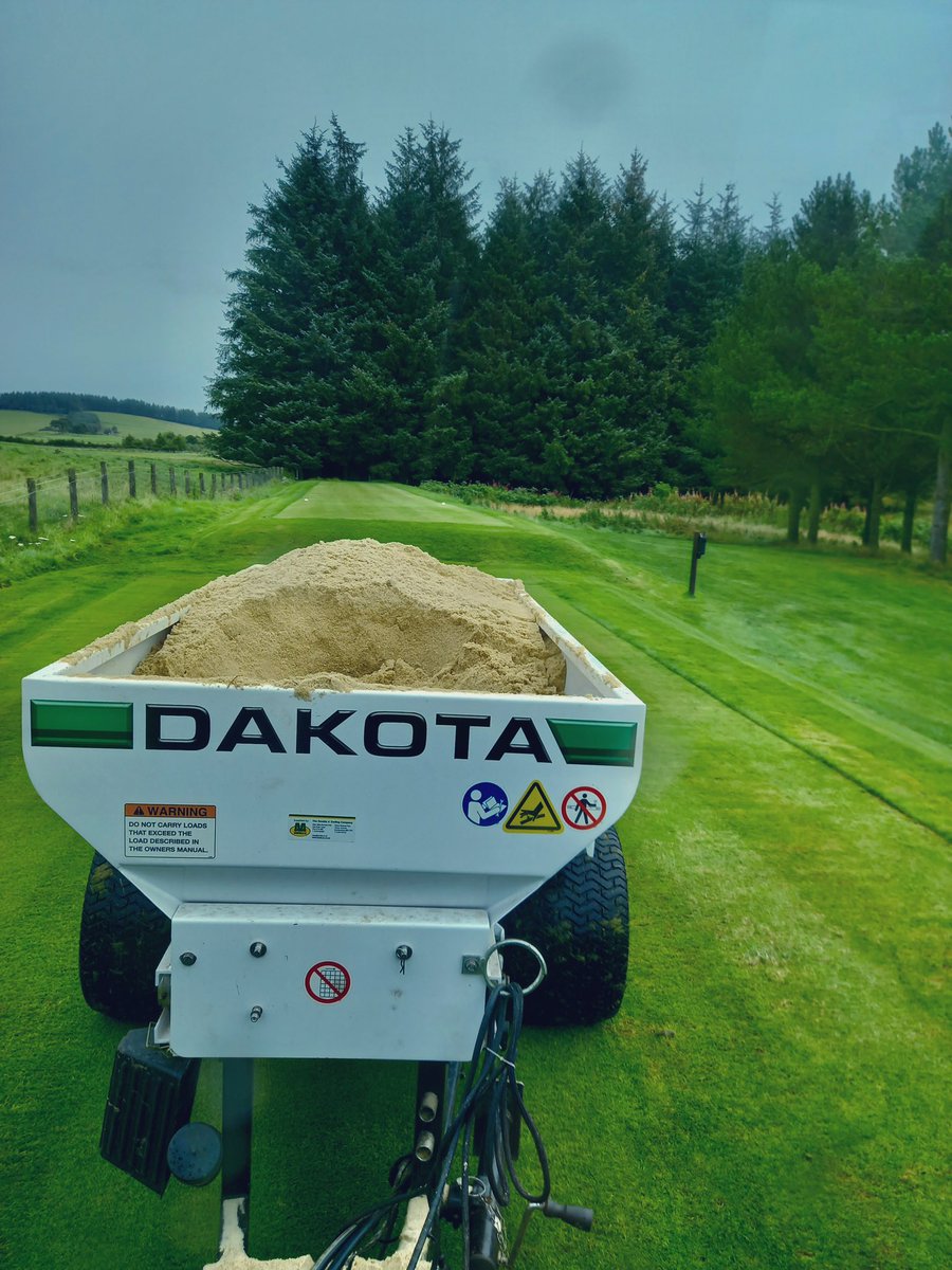 stufergusonmg's tweet photo. Dakota Dressing Up Tee Complexes…Rain to follow…#MoorChat #Gowfx3 https://t.co/5rqUxaRI6h