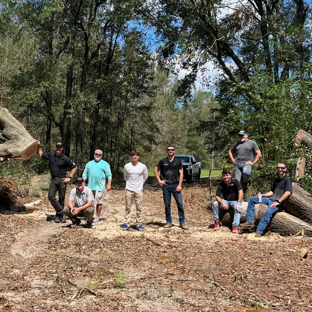 STRUCTURE_CRE's tweet image. Our hearts are in Madison, FL! STRUCTURE Commercial Real Estate joined forces on Monday to make a difference in the aftermath of Hurricane Idalia. Together, we're making a positive impact, one step at a time.  #MadisonStrong #HurricaneRelief