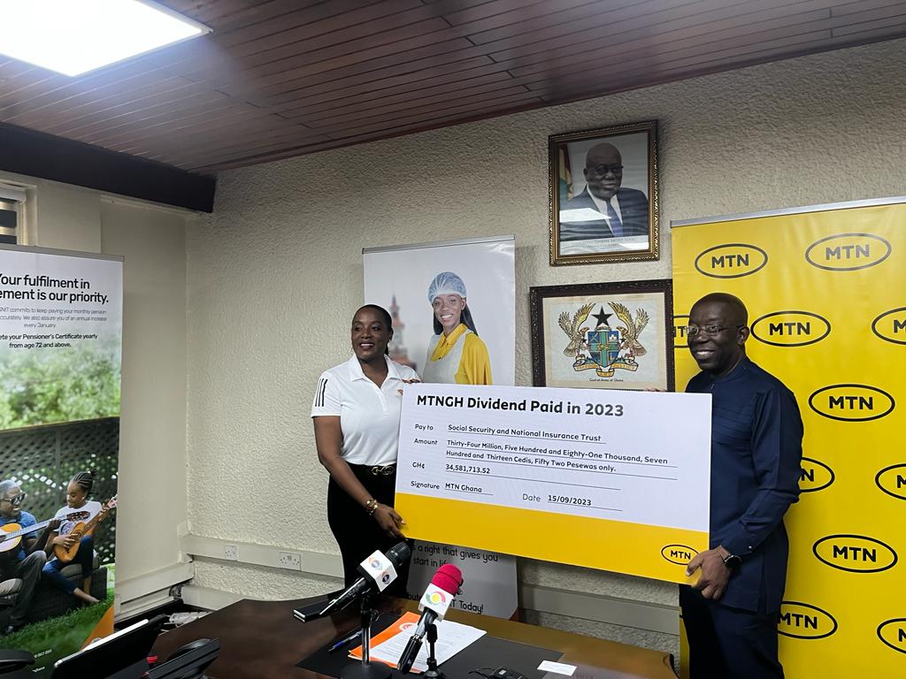 MTNGhana's tweet image. Earlier today, we presented a cheque of GHS 34,581,713.52 as payment of Dividends to SSNIT, one of our top three shareholders.#goodtogether