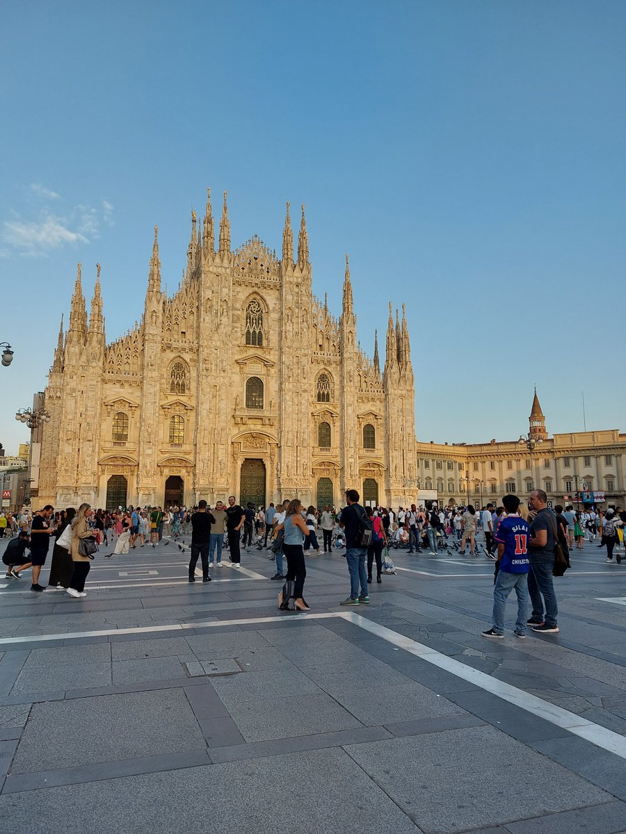 MilanoinMano1's tweet photo. Duomo Cathedral
#Milano #sunsets #tourism #Guide https://t.co/ldthmBpS2R