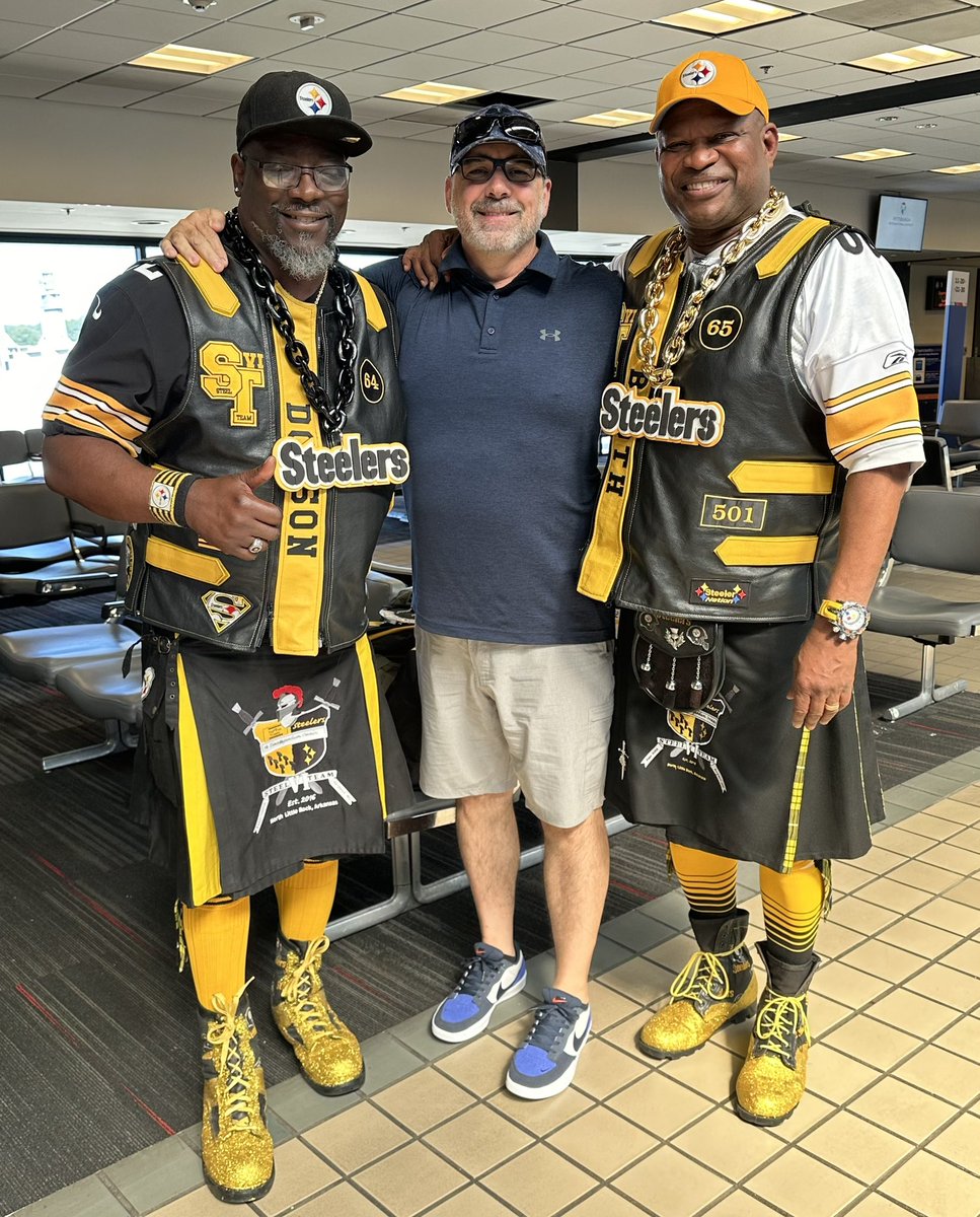 TBoman's tweet photo. These guys were on my flight to Pittsburgh. I had to ask if they were Steeler fans 🤣 #confidenceinfashion https://t.co/elAtXYYioE