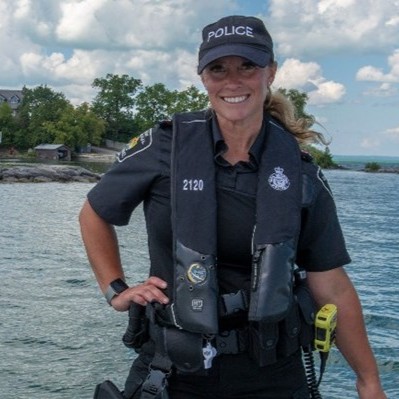YRPAca's tweet photo. BACK AT IT FOR A 2ND YEAR!
Members of @YRP Marine Unit are once again making a #SplashForSouthlake to raise funds for cancer care here in our own community. On Oct 1st they will swim 16km from @FridayLiving to #JacksonsPoint.
Support them ▶️ https://t.co/xhwqMdNTau https://t.co/NnZIQdIxDd