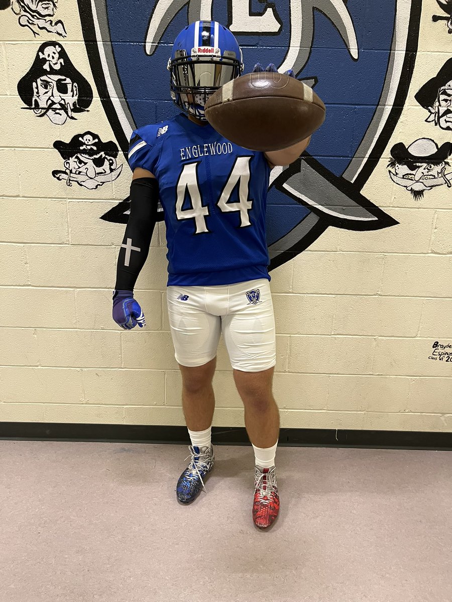 Coach_MCampbell's tweet photo. It should be an EXCITING night at Randy Penn Stadium!! The Pirates play the Lions of Littleton in the #BroadwayBrawl at 7 pm!!! 

DID YOU KNOW?

Randy Penn was an Assistant Coach for the Lions &amp; Paul Anderson the year before he became Englewood’s longtime Head Coach!
#SailsUp https://t.co/04pGuYB4PB