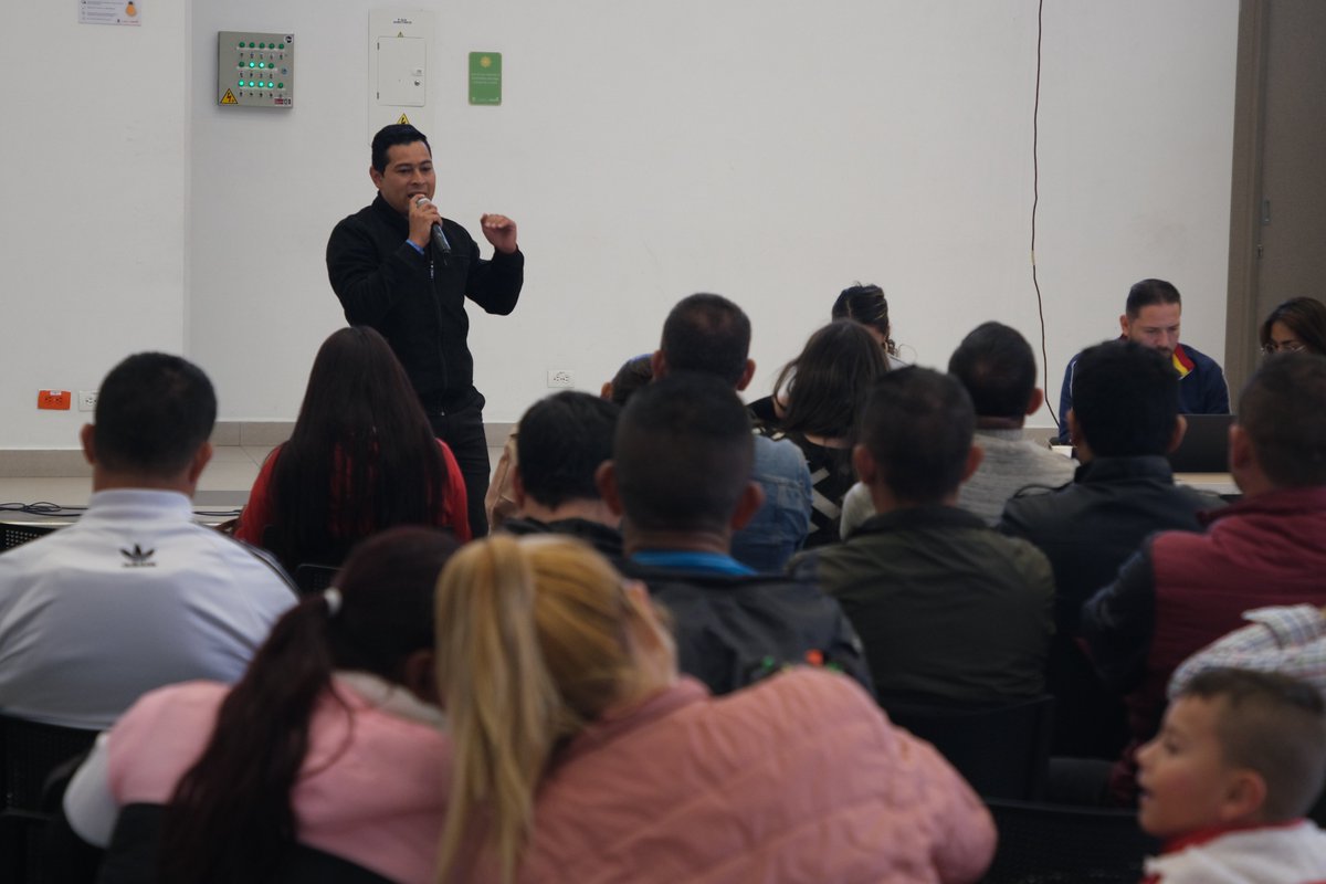 ConsejeriaDePaz's tweet photo. "Celebro con entusiasmo que hayamos culminado este espacio. Acá tenemos proyectos para la economía solidaria, de esta manera le apostamos a una paz real", Daimer Quintero, firmante de paz. https://t.co/HycntvF47O