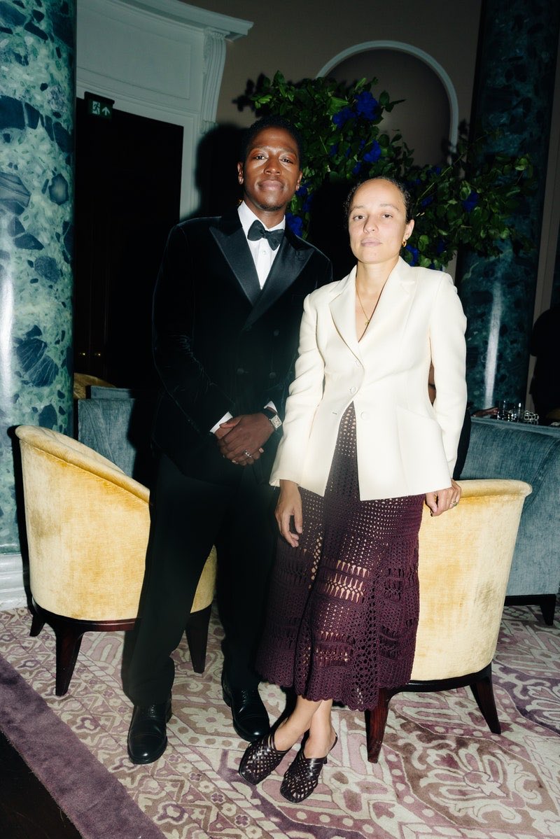 davidjonsson__'s tweet photo. a very special night..
@BritishVogue
@armani
@Cartier
🤍 #vougeworld https://t.co/F4WZwY5HWJ