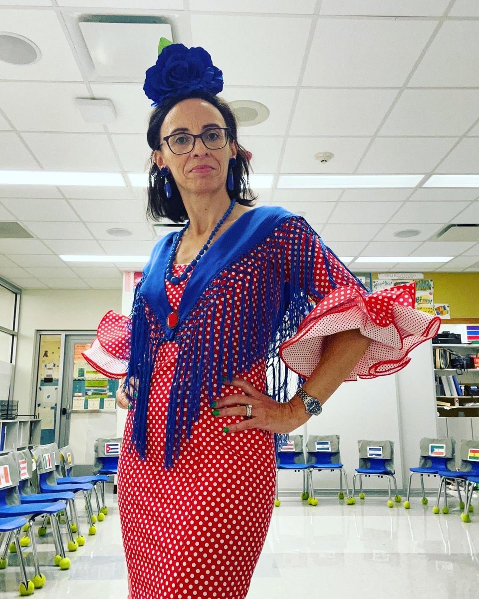 Celebrating International Dot Day and the beginning of Hispanic Heritage Month!! Where am I from? <a href="/Chicago_IC/">Instituto Cervantes Chicago</a> <a href="/OakPark97/">Oak Park District 97</a> <a href="/vopnews/">Village of Oak Park</a> #MyD97