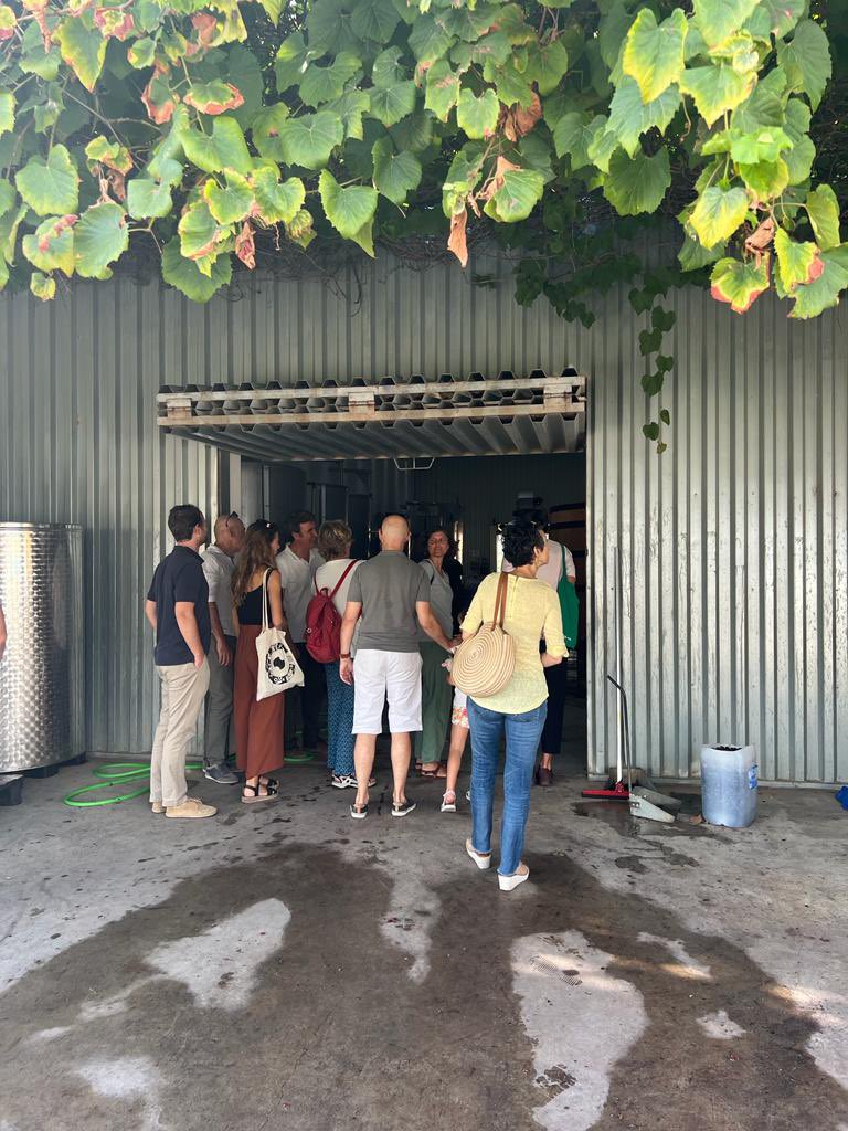 COAIBALEARS's tweet photo. La Casa Esment @esmentcomunidad obtingué una menció especial en els Premis d'Arquitectura Mallorca 2023, celebrats el passat 6 de juliol.
Avui l’hem visitat de la mà dels arquitectes, Alfons Romero i Marc Alabern que projectaren la reforma. https://t.co/IJr3K2J23P