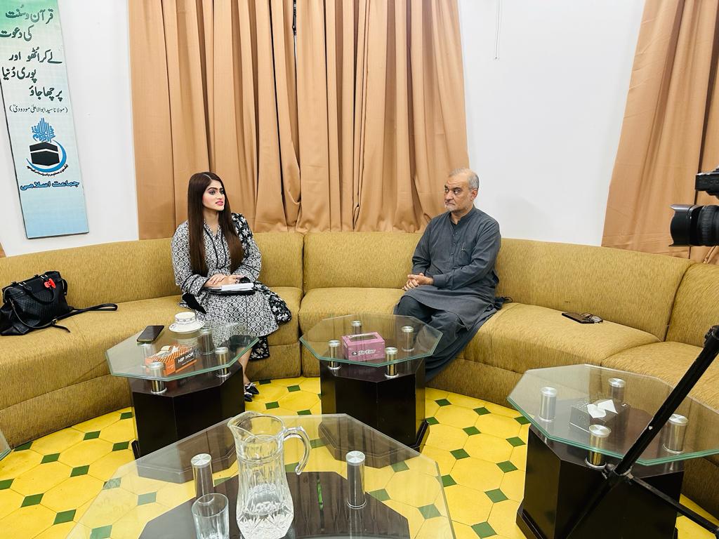 FatimaAkhtar786's tweet photo. Moments from interview with Hafiz Naeem Ur Rehman 

#City21 #hafiznaeemurreham #Karachi #crime #Anchorperson #JamateIslami https://t.co/E1C6cVaq2A
