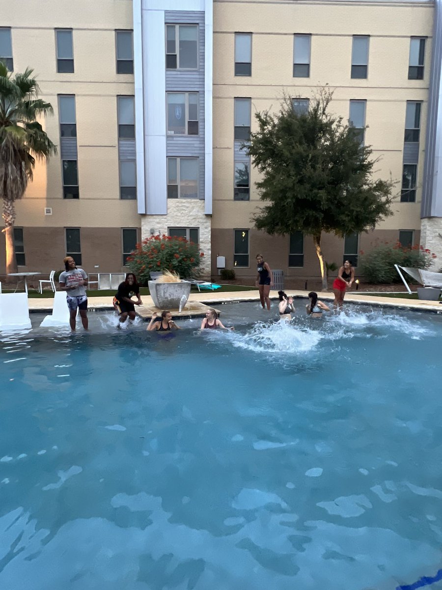 After an outdoor workout, you know these girls had to finish the workout by jumping in the pool 🌊🏝️🤿