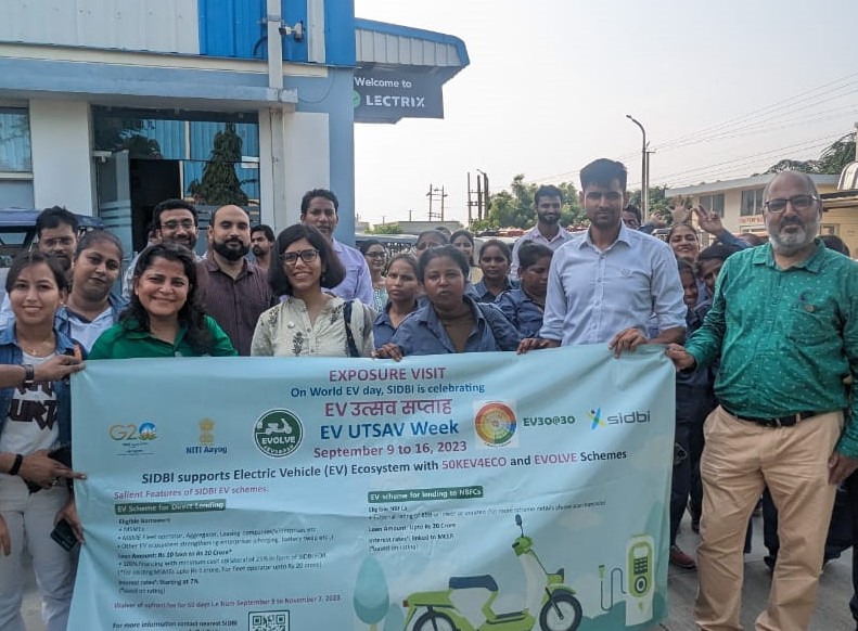 sidbiofficial's tweet photo. #EVUTSAV- To build capacity of #bankers and #MSMEs, #SIDBI had organised Exposure Visit to #Lectrix EV at Manesar. The visit aimed at increasing awareness on #EV technology and confidence of #women driver partners. https://t.co/q16Qy2OQUc