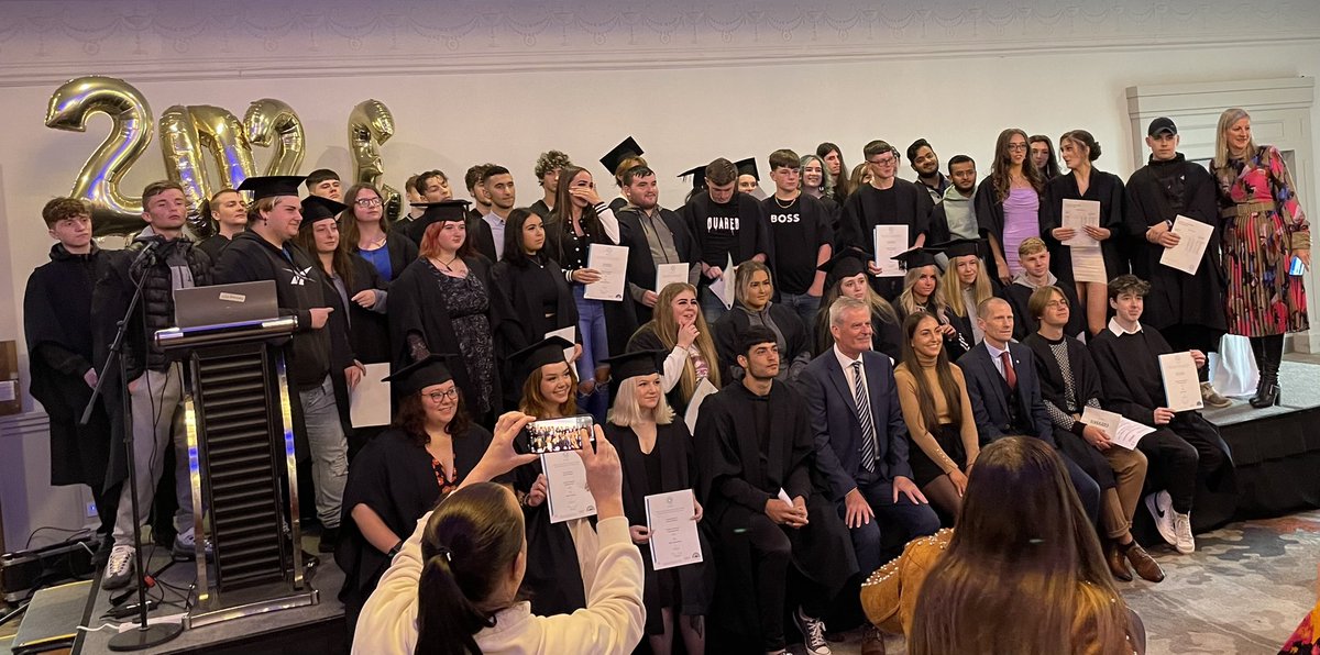 Nuala_Glanton's tweet photo. Congratulations to all @CorkYouthreach students who graduated today. Thanks you to Amy O’Connor, John Fitzgibbons and @DenisLeamy for your inspirational speeches. @CorkETB https://t.co/fO1BeQENrM