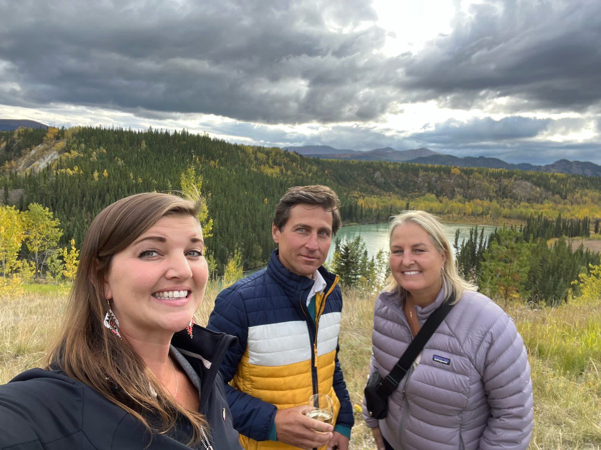 yukonhusky's tweet photo. Incredible week showing off the Yukon’s Fall colours to the Yukon Convention Bureau September FAM Tour. 

Thanks @MeetingsYukon for hosting an amazing tour . It was great welcoming meeting planners from across Canada to our bucket list destination!  #Yukon #meetings #eventprofs #ExploreYukon #MeetingsYukon