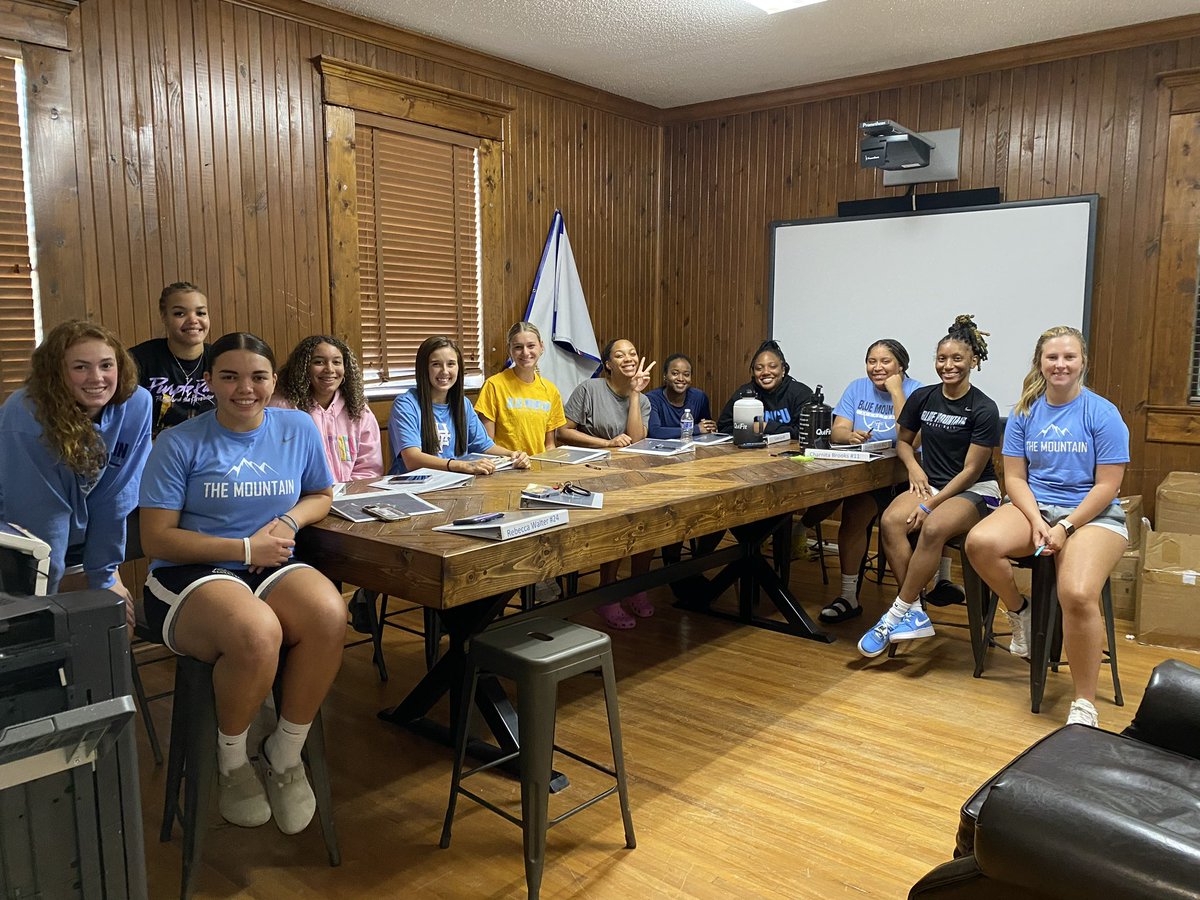 BMC_Wbb's tweet photo. Team bonding is crucial to team success!
Supporting each other off the court, having each otherโs back on the court.
Enjoying down time together now before it gets real! Go Toppers!
#TopperTenacity https://t.co/y1gDP40pIh