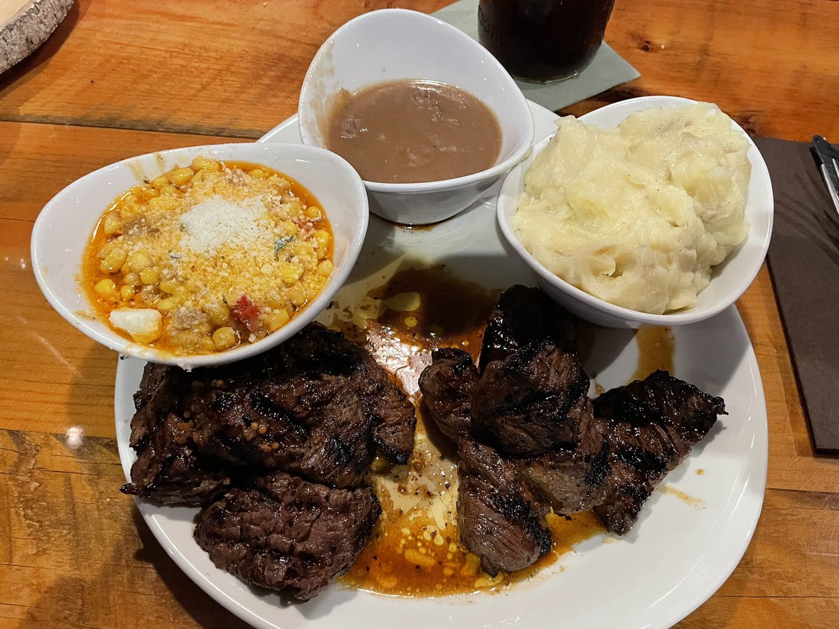 lexper40's tweet image. Tuckaway Tavern; it’s worth the ride! @TuckawayTandB @PhantomGourmet #steaktips #streetcorn