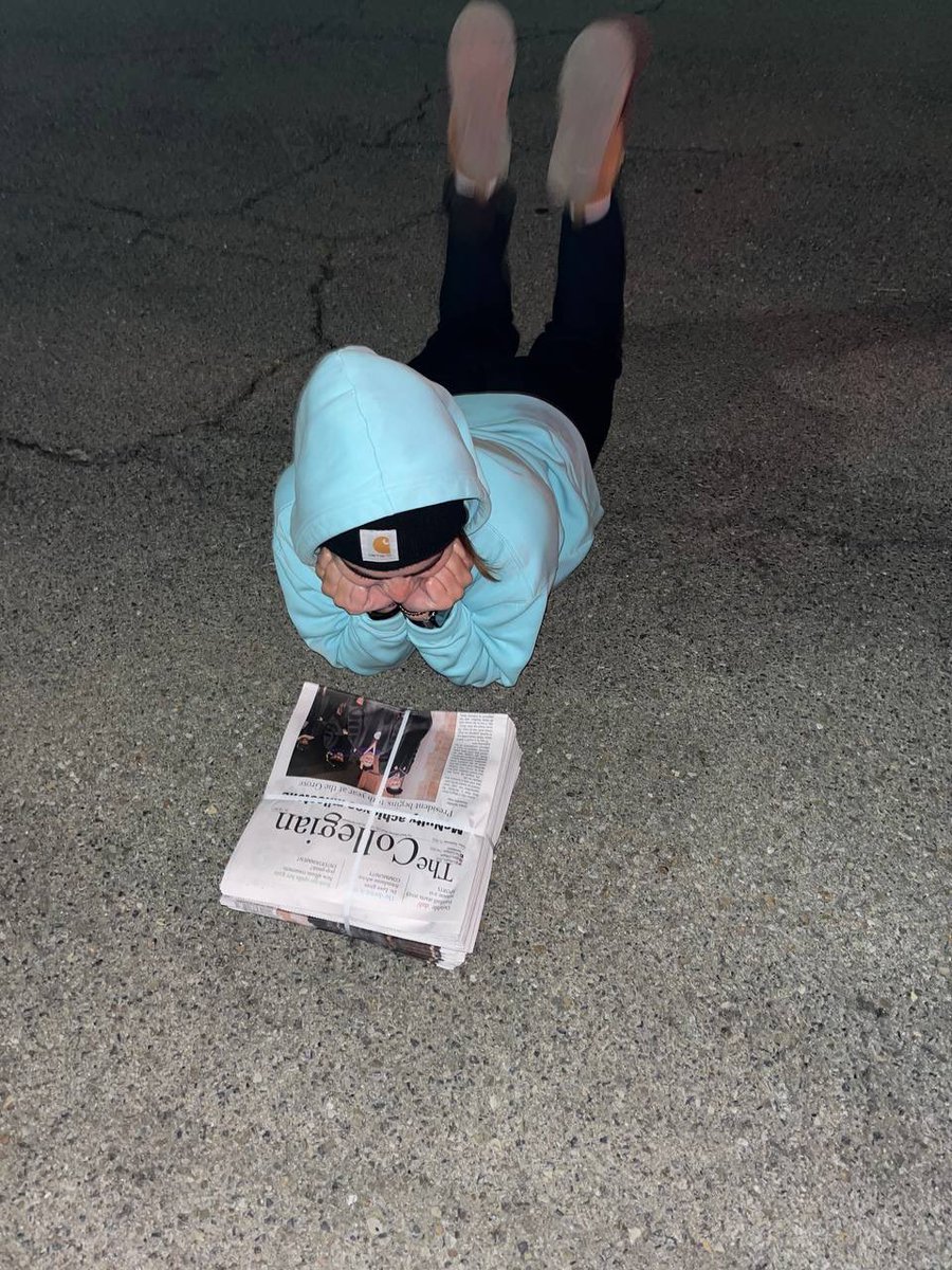 Collegian_GCC's tweet photo. READ ALL ABOUT IT
The newest issue of The Collegian is out on campus everywhere!
Featuring:
-President McNulty's 10th ear at Grove
-Friendzone Advice from Dr. Love
-Alum turned FBI Agent https://t.co/uo2DjcnHmJ