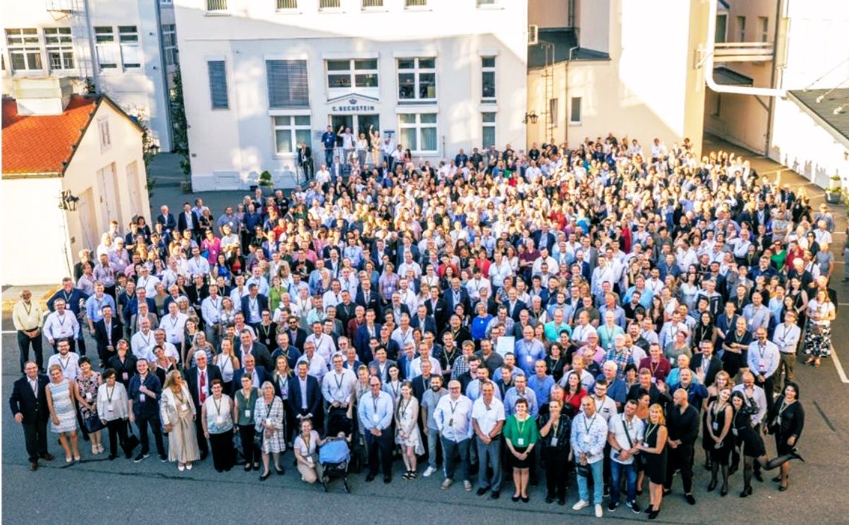 C.Bechstein piyano ailesinin bir parçası olmanın, böylesi kaliteli bir dünya markasını ülkemize getirmenin, ülkemiz piyanistlerine ve  piyano sanatı ile ilgili olan tüm kurum ve kuruluşlara sunmanın gururunu yaşıyoruz..
C.Bechstein Piyanonun Kuruluşunun 170. yılı kutlu olsun.