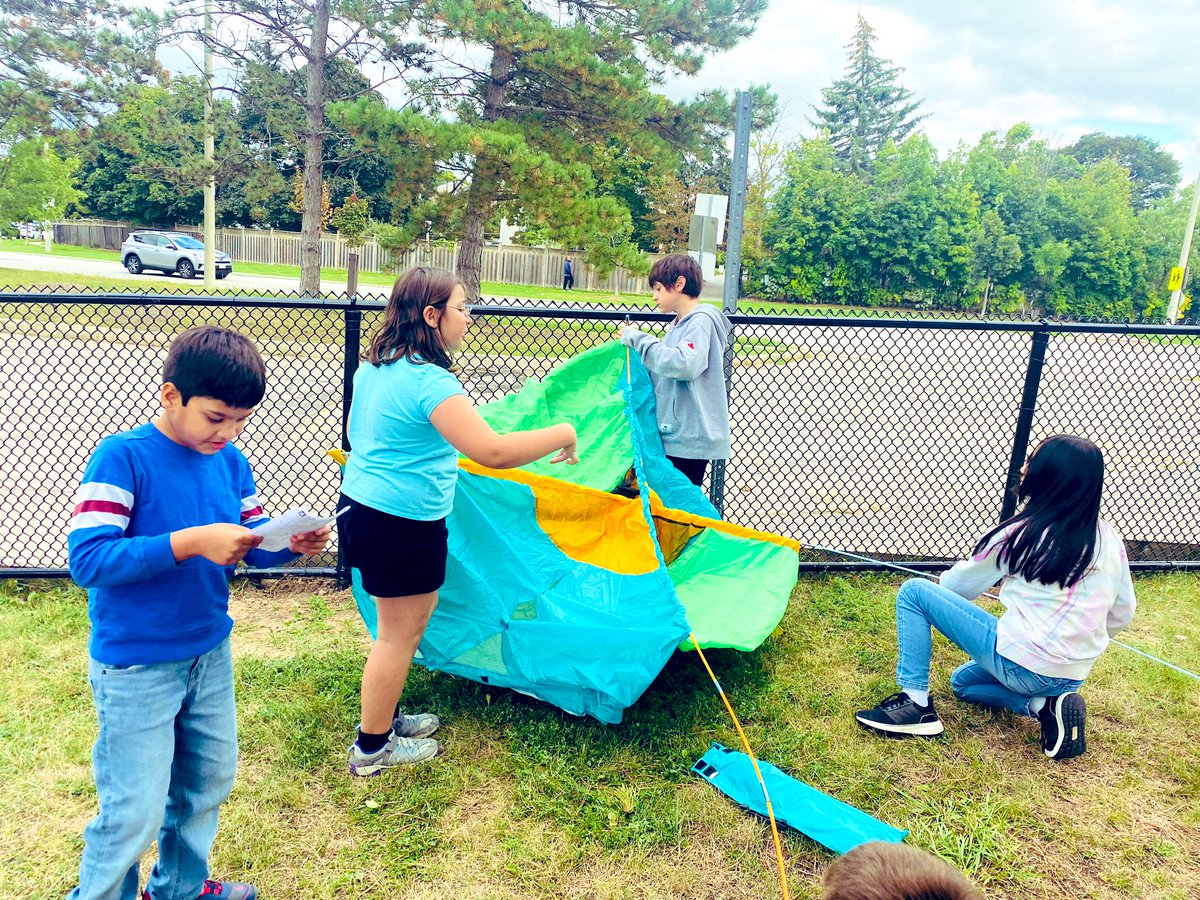 lobnafrench's tweet image. Building the picnic tent challenge. Our #plasp problem solvers and critical thinkers took on the challenge to use their innovative skills!! #ChildhoodSkills #plasp @PLASP_CCS