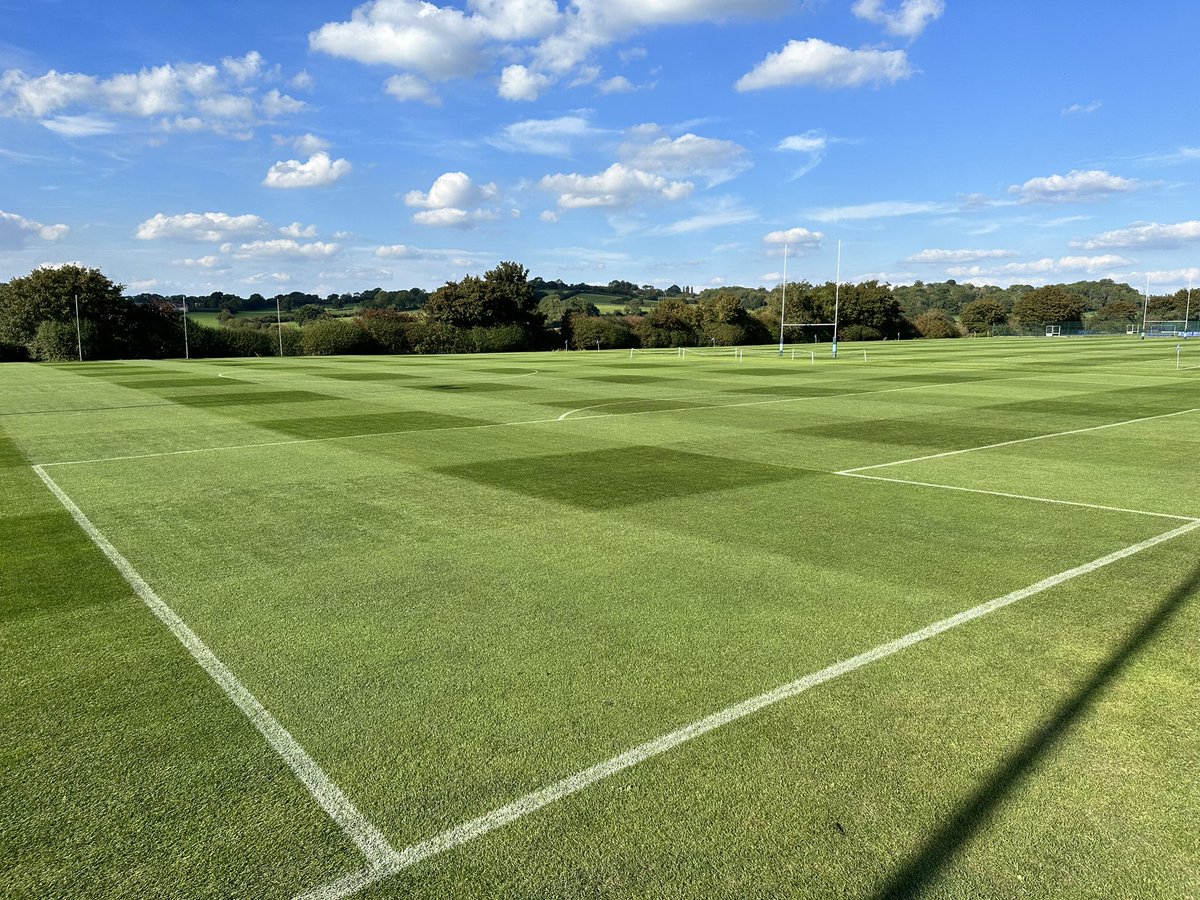 ksbgrounds's tweet photo. Sunny Friday. All set for the weekend. As always, a top team effort around the site. @KingsBruton #ChristmasTerm #SchoolSport #SchoolGrounds https://t.co/v2ZWWFpXQQ
