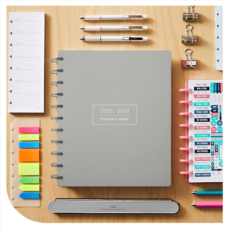 officedepot's tweet photo. Stay organized and on track of your to-do's with the right school solutions.