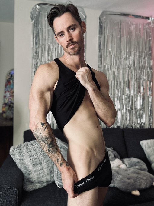 I&rsquo;m not a slut but I&rsquo;m kind of a ho. 😜 https://t.co/ukNfPdMSvS