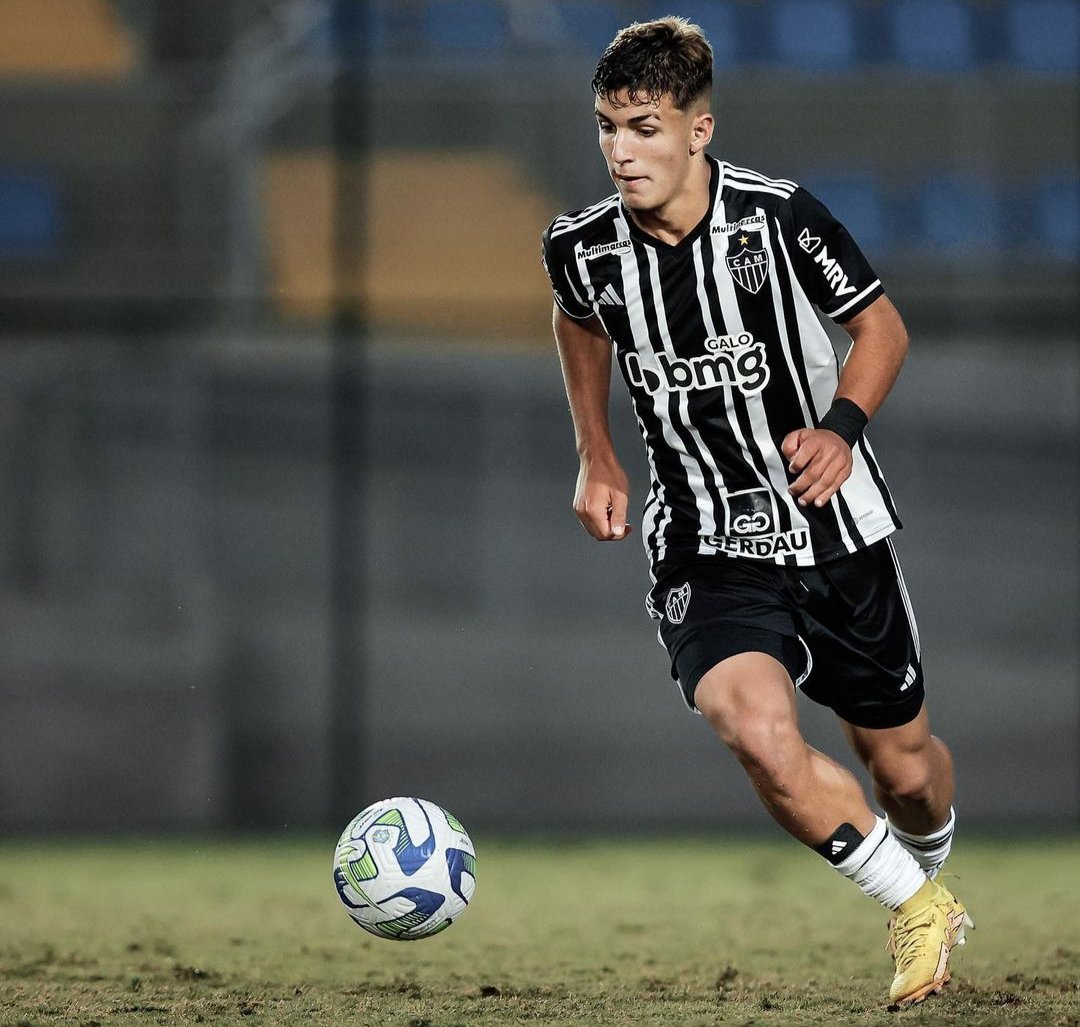 Pedro Cobra, Vitor Reis e Iseppe na seleção Sub-17
Reta final de preparação e testes para o Mundial que começa no dia 10 de novembro
Agora é a hora da onça beber água, tem que agarrar as chances com tudo, pq talento eles têm!
Vamos crias!!!!! Só orgulho!!!!!