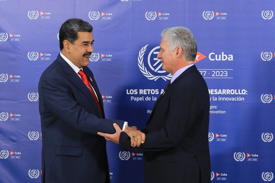 yvangil's tweet photo. ¡El Sur se levanta! En nombre del pueblo venezolano, el presidente @NicolasMaduro asiste este viernes a la Cumbre G77 +China, celebrada en La Habana, Cuba, junto a líderes de varias naciones para deliberar propuestas que fortalezcan la cooperación entre los pueblos del Sur Global así como su rol en el nuevo orden económico y político internacional.