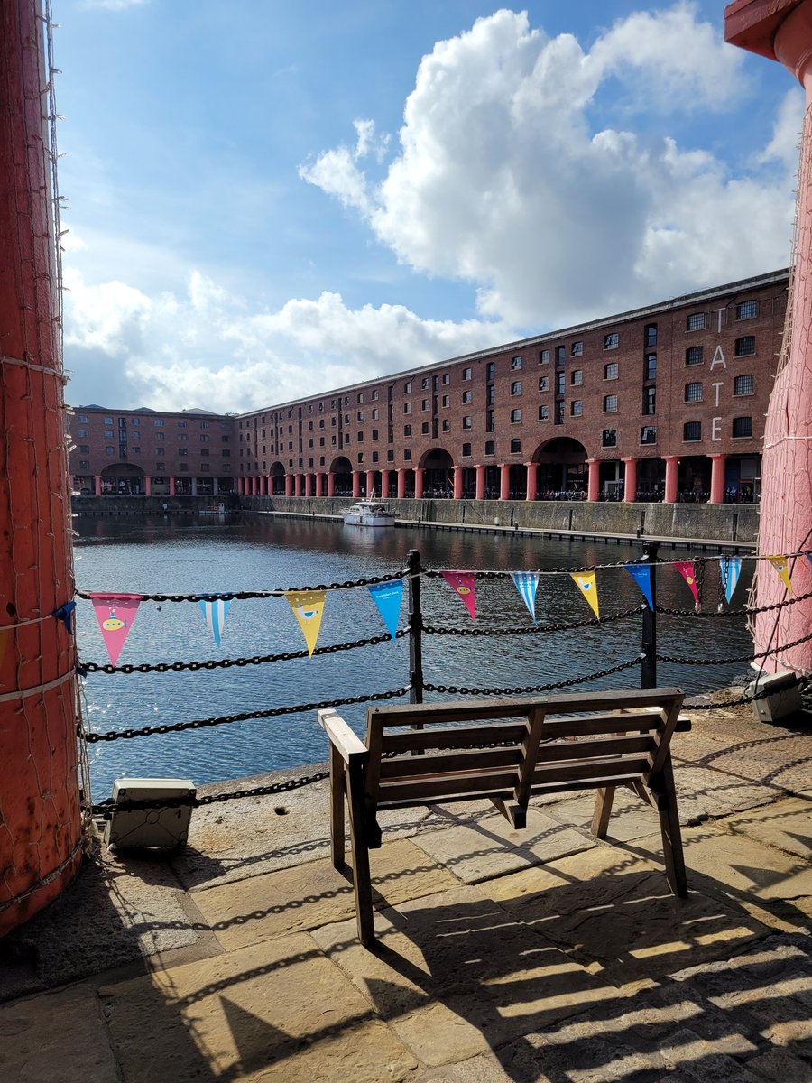 BrigitteUhrmann's tweet photo. Sunbathing on a bench at the #AlbertDocks today. https://t.co/4Aw3Cl89w4